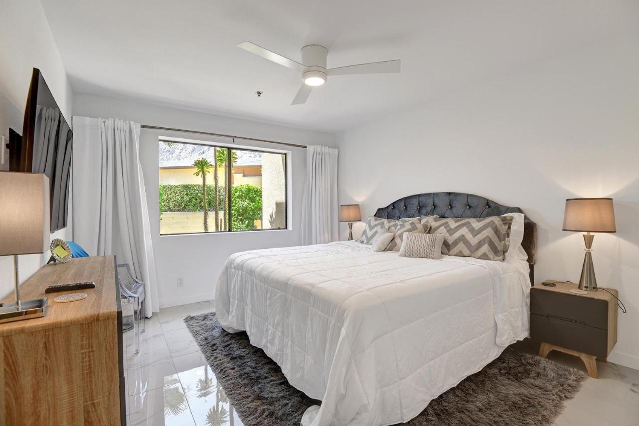 Modern Plaza Villas Oasis Palm Springs Extérieur photo